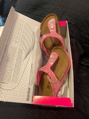 Birkenstock shiny hot pink gizeh kids thong sandals nib euro 30/12